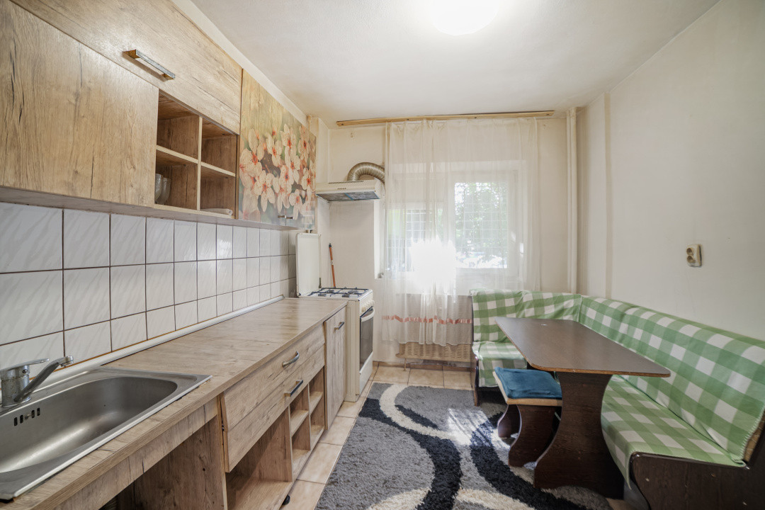 Apartament 2 cam*Colentina-Maior Bacila* Spatios 54 mp* Bloc 1986 reabilitat