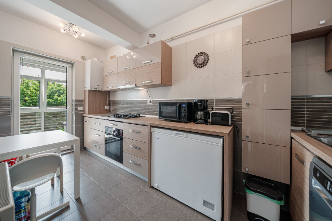 Brancoveanu*Etaj 1/3*Decomandat*Bloc nou*Ready to Move In