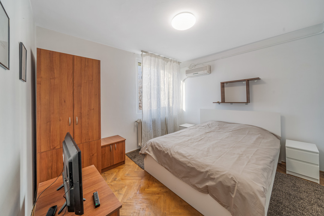 Decomandat,bloc reabilitat,4/4,5min metrou Dristor, baie noua,Prima inchiriere