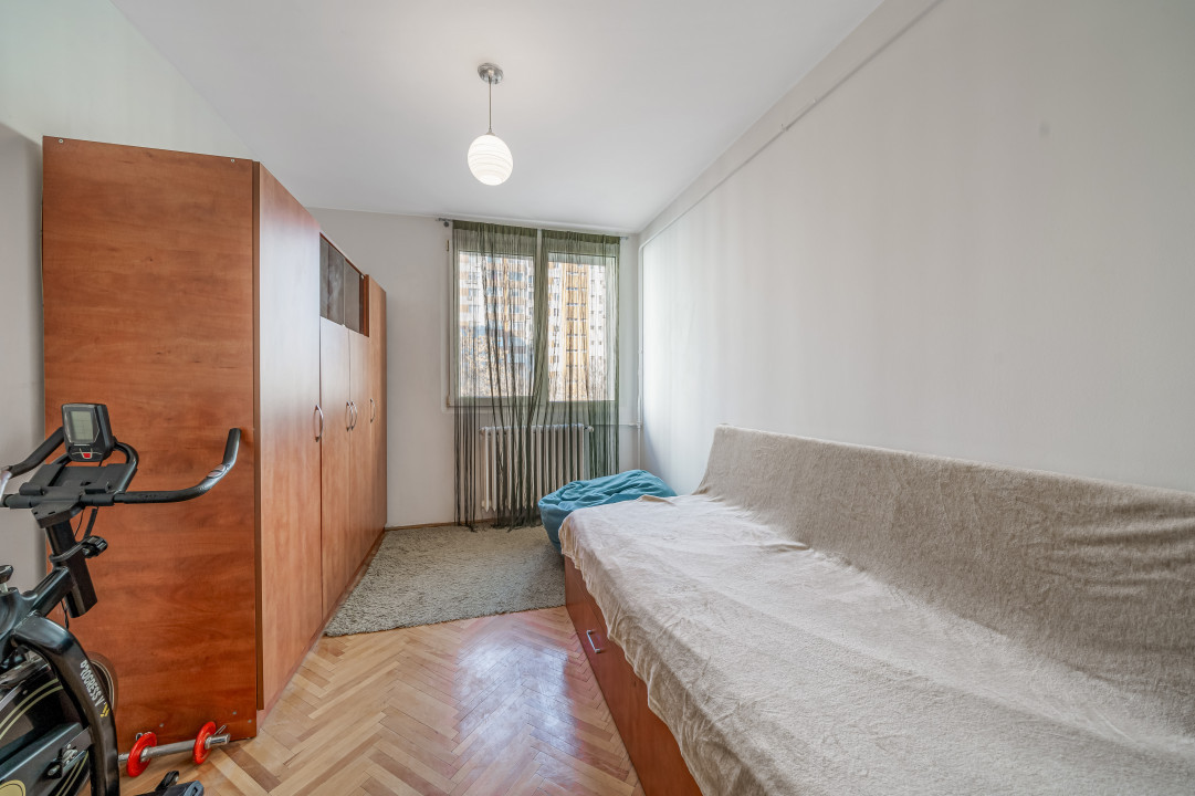 Decomandat,bloc reabilitat,4/4,5min metrou Dristor, baie noua,Prima inchiriere