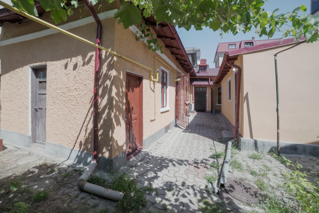 Spatiu birouri în vilă*Magura Vulturlui*Teren 200mp 