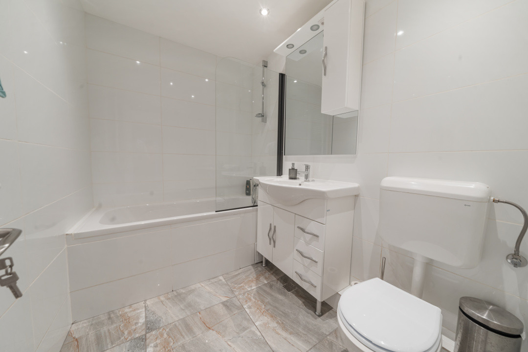 Ideal Firma*Blvd Burebista 3*Pta Alba Iulia*Etaj 3*Luxos*