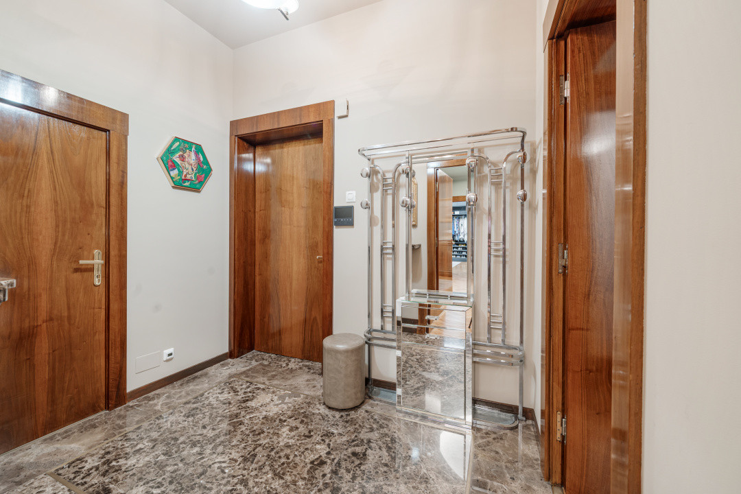 Reședință 227mp*Etaj 1/2 in vilă interbelică*Eleganță modernă*Credit ipotecar*