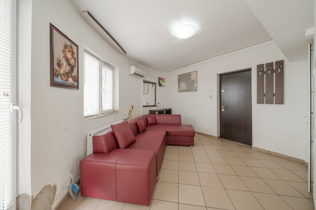 Unirii-Sfanta Vineri*Bloc 1990*Terasa 40 mp*Etaj 8/8* Mobilat si utilat modern