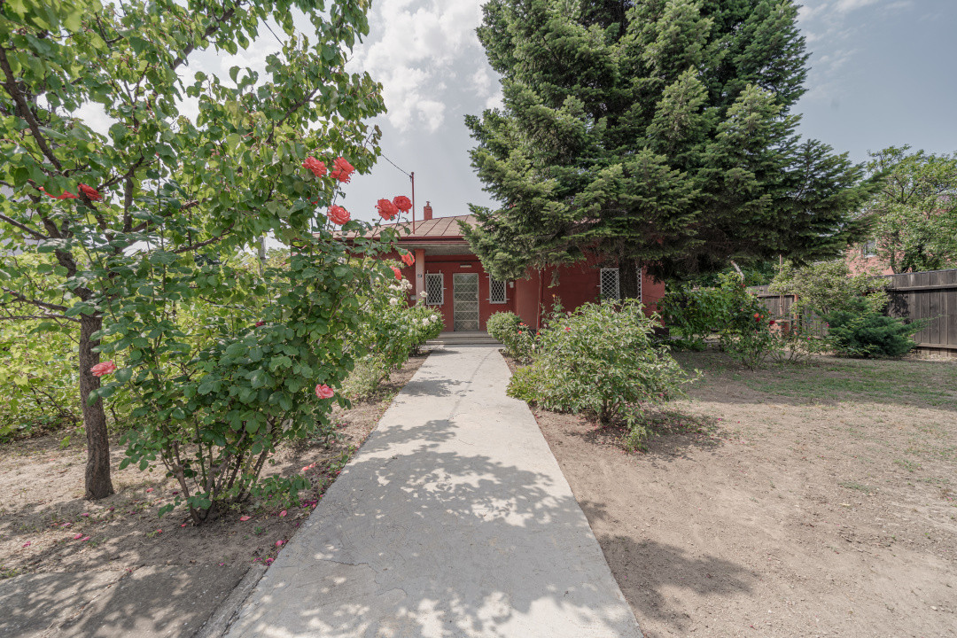 Teren 600 mp*Dubla deschidere 29*21* Laminorului 41*Casa caramida 140mp