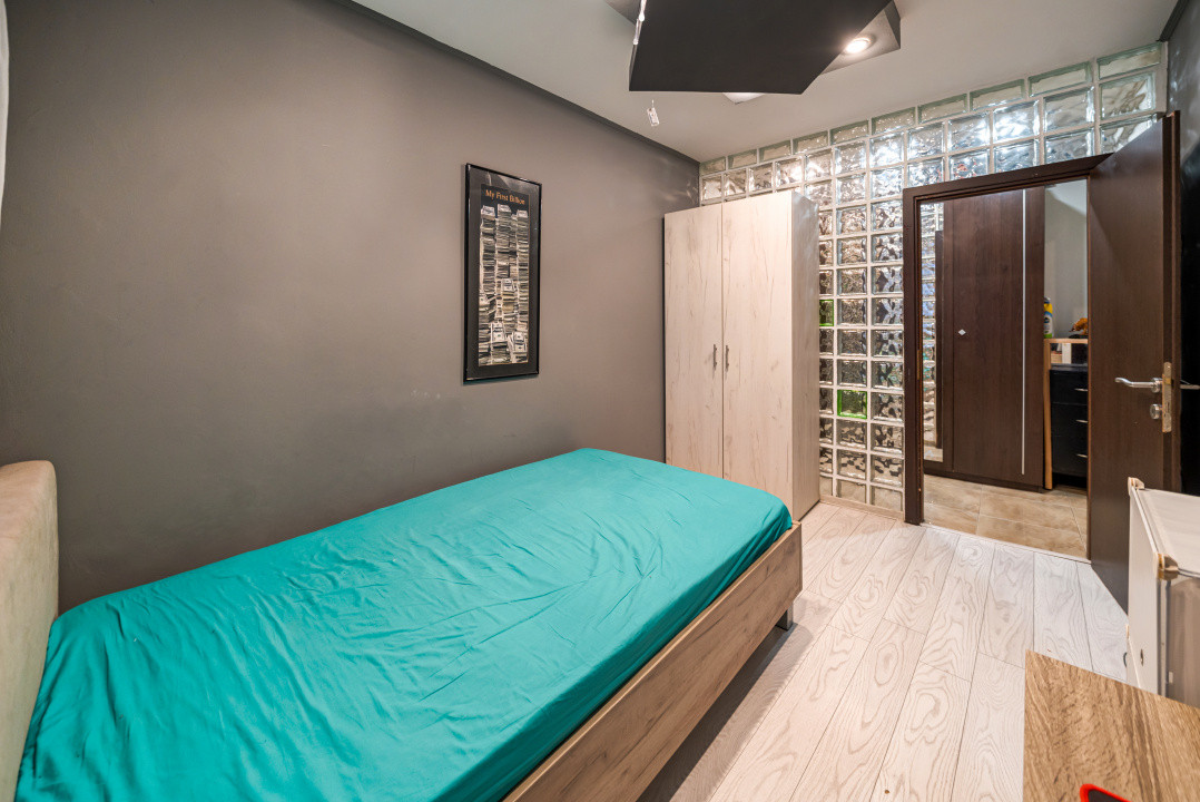 Decomandat*Morarilor*Credit ipotecar*Vedere parc*Loc parcare*Boxa*Mobilat/utilat