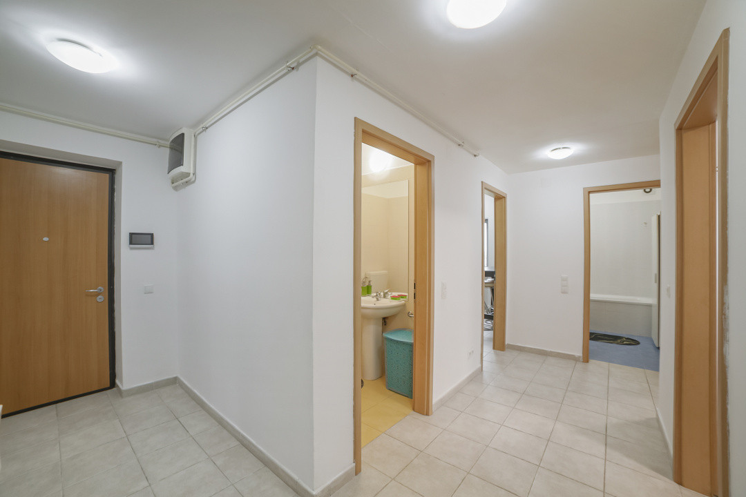 Mobilat si utilat modern* etaj 11/24 cu 3 lifturi* bloc 2009* Decomandat* 