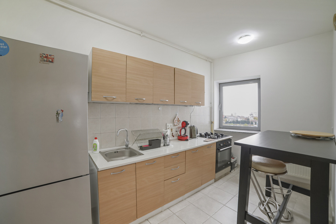 Mobilat si utilat modern* etaj 11/24 cu 3 lifturi* bloc 2009* Decomandat* 