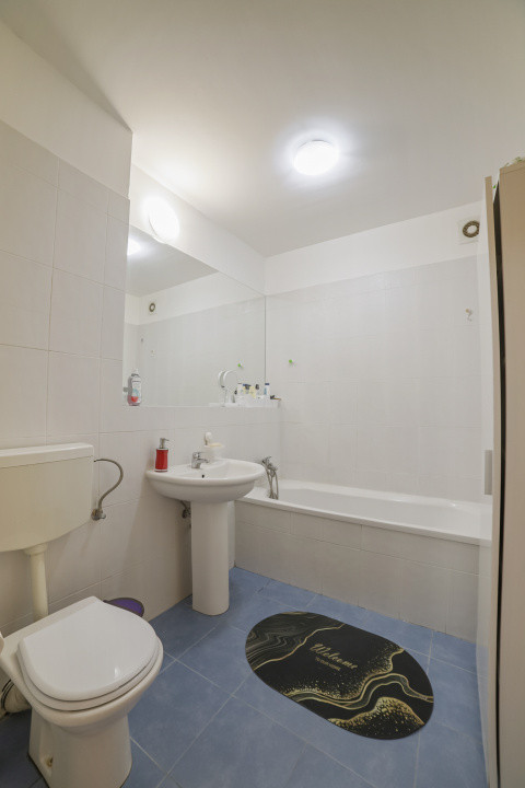 Mobilat si utilat modern* etaj 11/24 cu 3 lifturi* bloc 2009* Decomandat* 