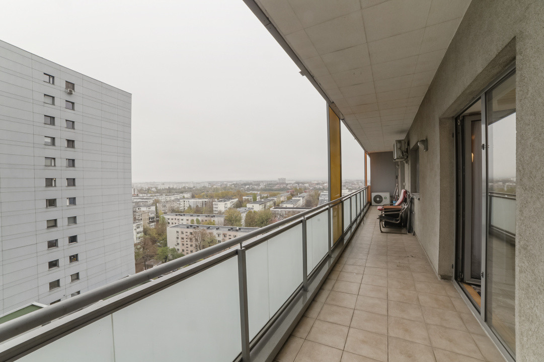 Mobilat si utilat modern* etaj 11/24 cu 3 lifturi* bloc 2009* Decomandat* 