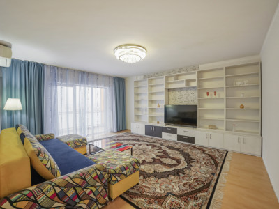 Mobilat si utilat modern* etaj 11/24 cu 3 lifturi* bloc 2009* Decomandat* 