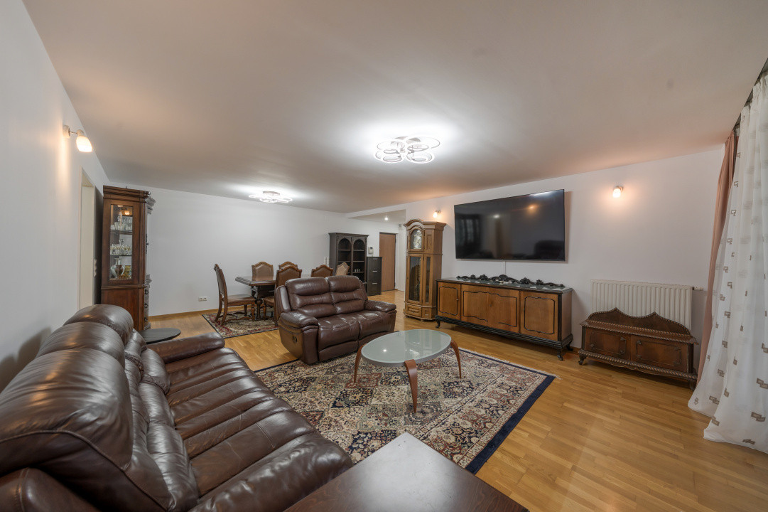 3 camere* GreenLake, King's Oak international School, 116mp