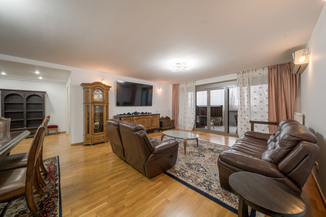 3 camere* GreenLake, King's Oak international School, 116mp