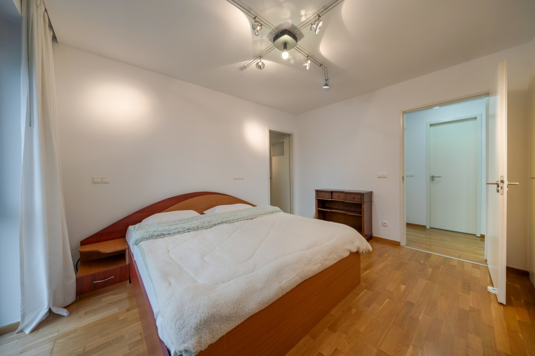 3 camere* GreenLake, King's Oak international School, 116mp