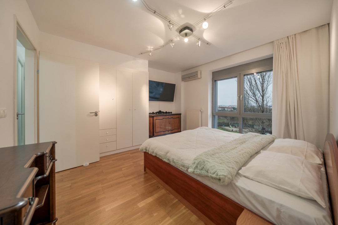 3 camere* GreenLake, King's Oak international School, 116mp