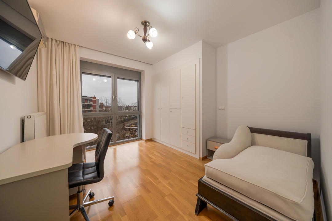 3 camere* GreenLake, King's Oak international School, 116mp