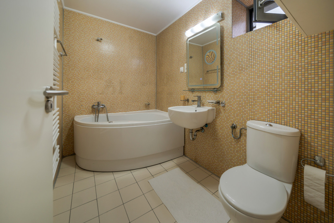 3 camere* GreenLake, King's Oak international School, 116mp