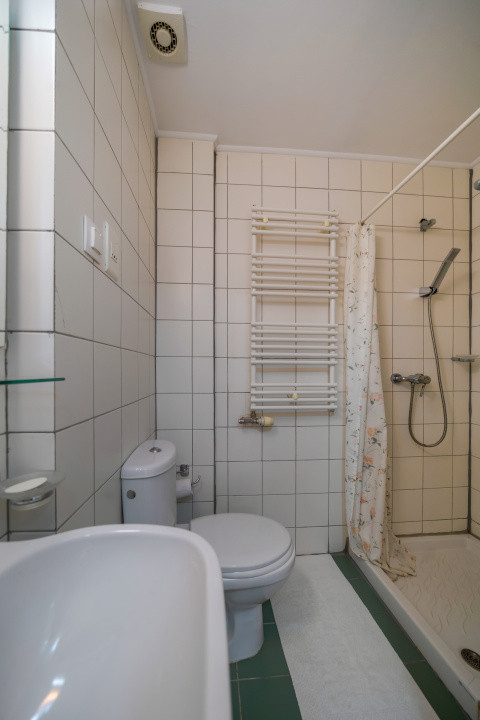 3 camere* GreenLake, King's Oak international School, 116mp