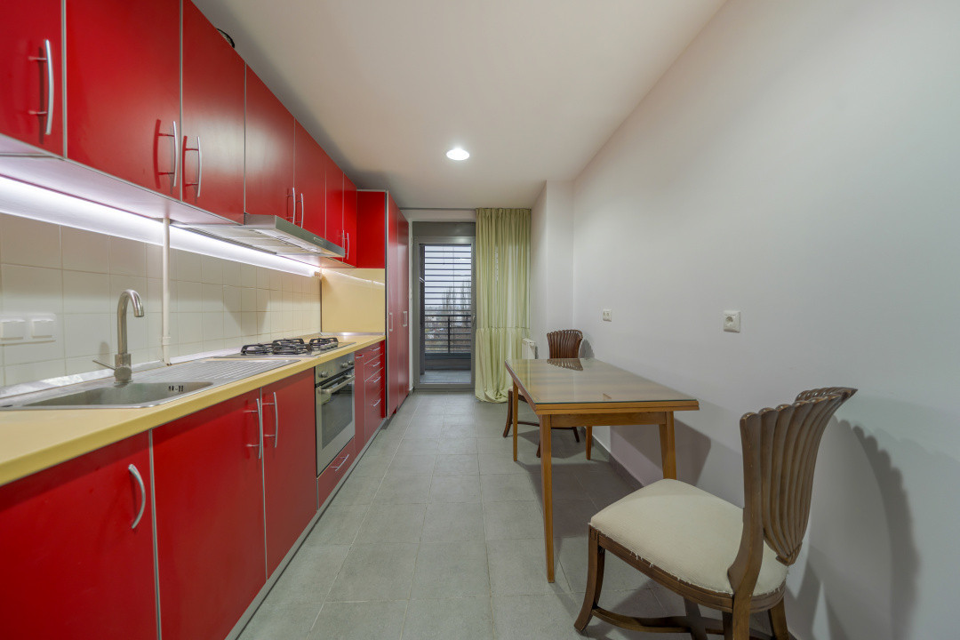 3 camere* GreenLake, King's Oak international School, 116mp