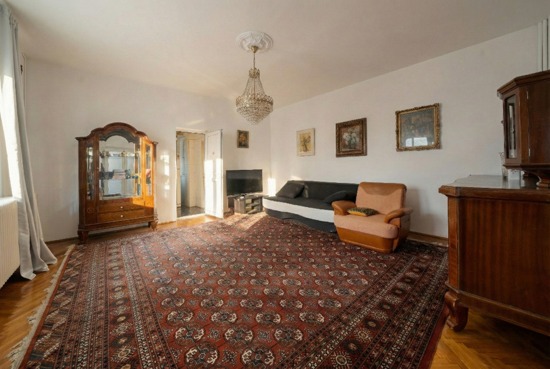 Etaj 1/Vila*120 mp utili+80 mp spatii comune*PRO TV*