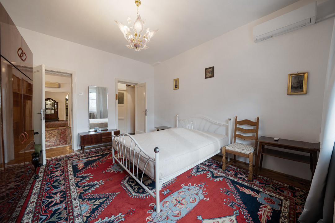 Etaj 1/Vila*120 mp utili+80 mp spatii comune*PRO TV*