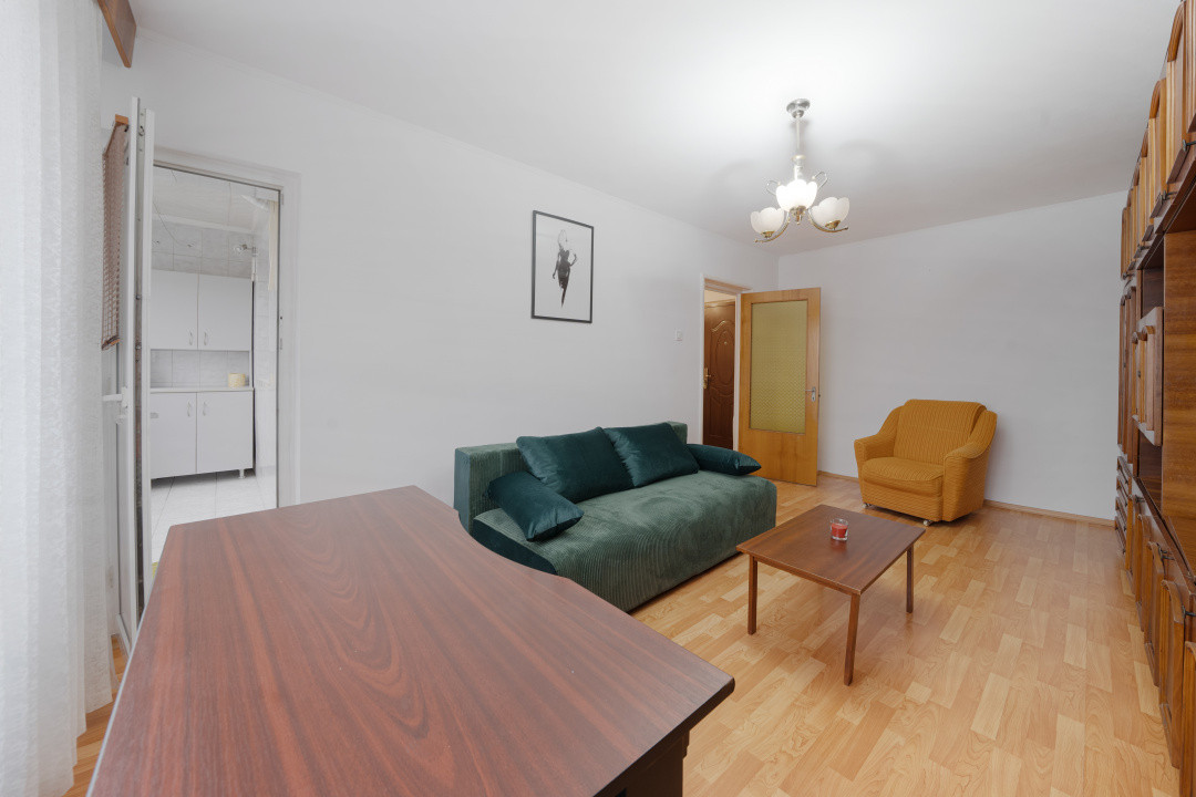 Decomandat*Mobilat si utilat modern*Malcoci 3*Etaj 6/10*Vedere spate*2 lifturi