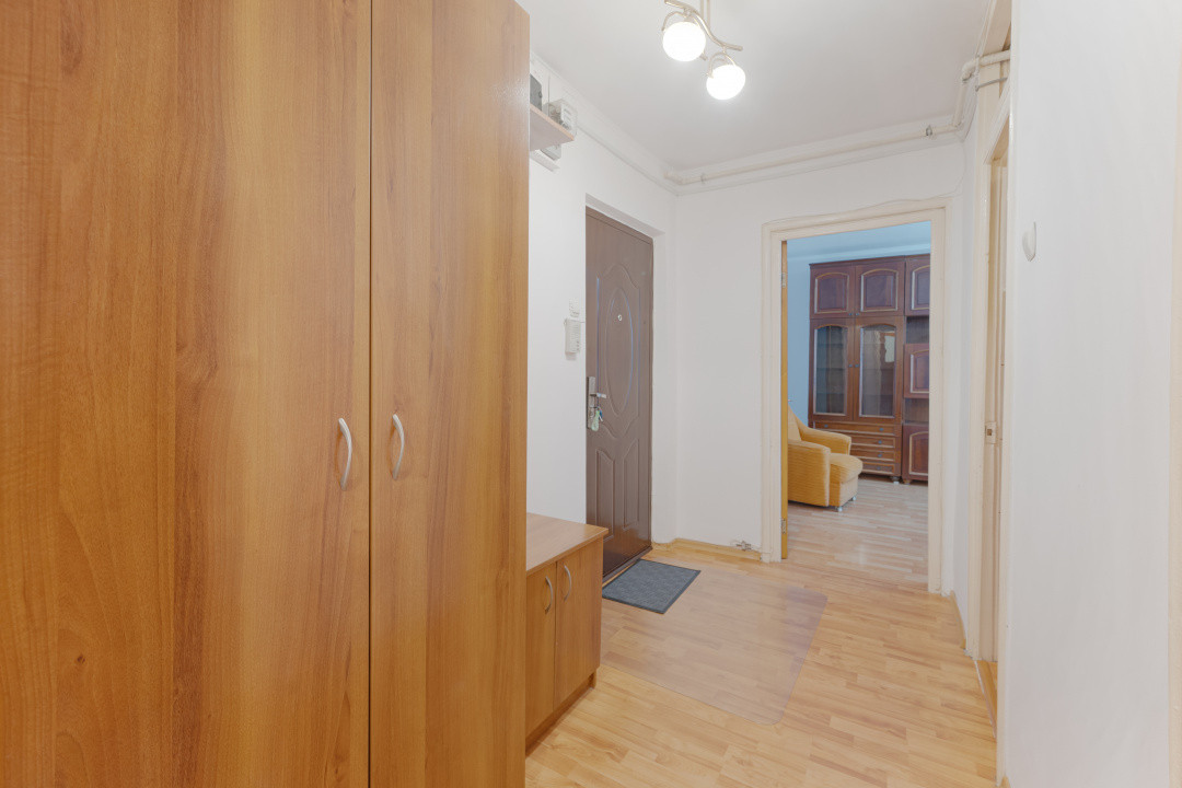 Decomandat*Mobilat si utilat modern*Malcoci 3*Etaj 6/10*Vedere spate*2 lifturi