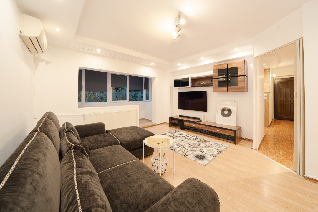 * Doamna Ghica*Delfinului* decomandat* 65mp