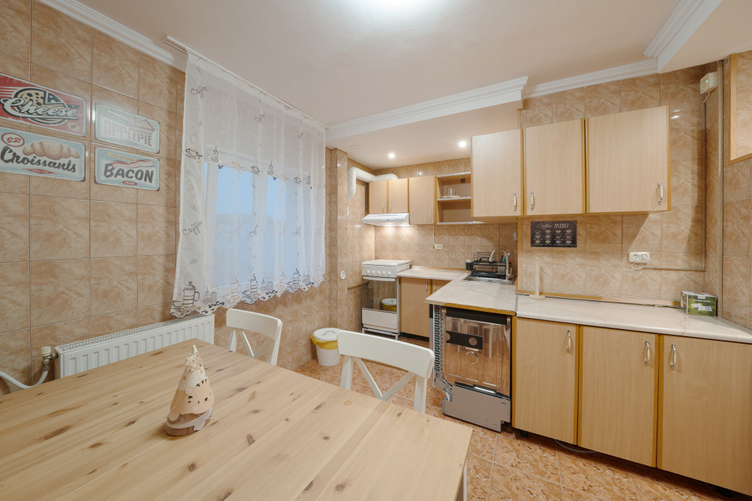 * Doamna Ghica*Delfinului* decomandat* 65mp