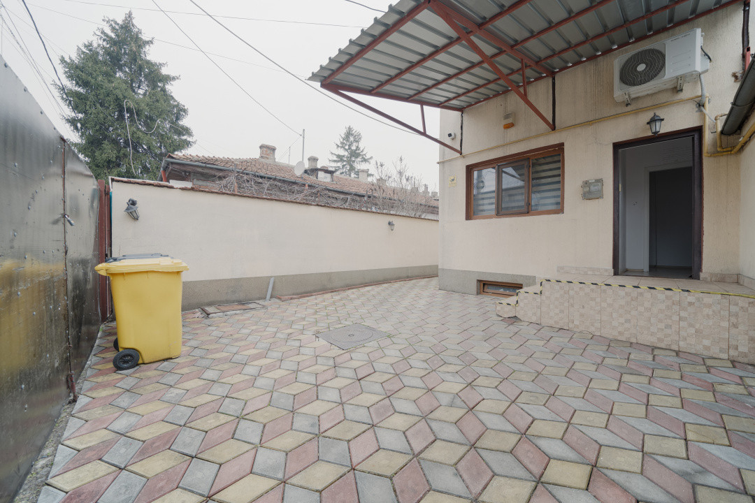 Spatiu productie/birouri*170 mp*Casa individuala*10 min metrou*teren 300 mp