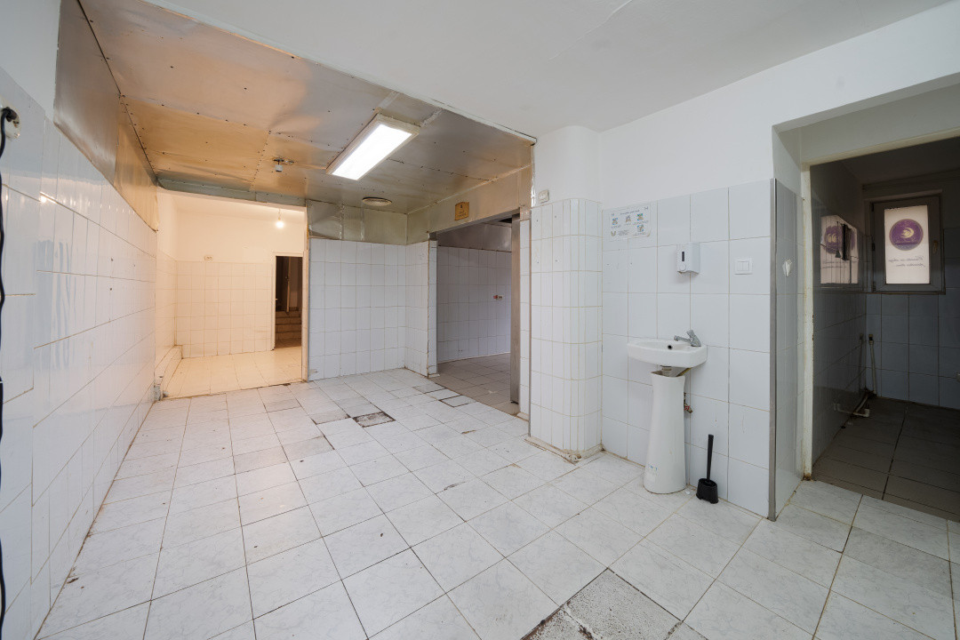 Spatiu productie/birouri*170 mp*Casa individuala*10 min metrou*teren 300 mp