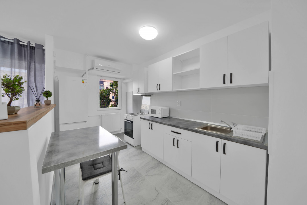 Sebastian*Decomandata*41 mp*Bloc 1987*Totul nou*Modern