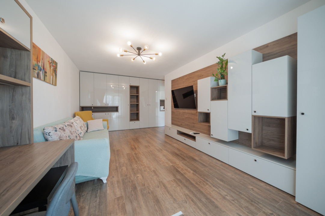 Parcului 20-Expozitiei* Loc de parcare*Mobilat si utilat modern* Vedere gradina 