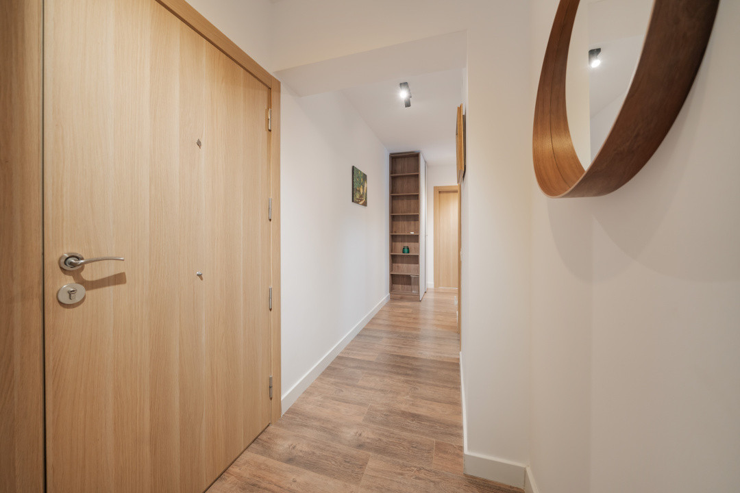 Parcului 20-Expozitiei* Loc de parcare*Mobilat si utilat modern* Vedere gradina 