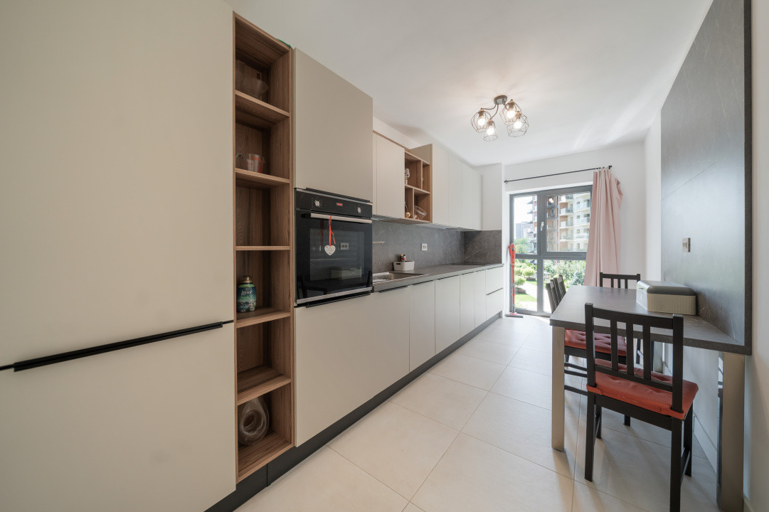 Parcului 20-Expozitiei* Loc de parcare*Mobilat si utilat modern* Vedere gradina 