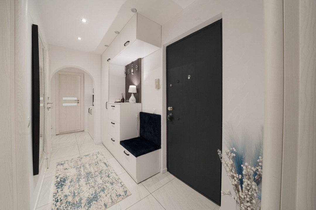 *Decebal 2 camere decomandat *amenajari lux