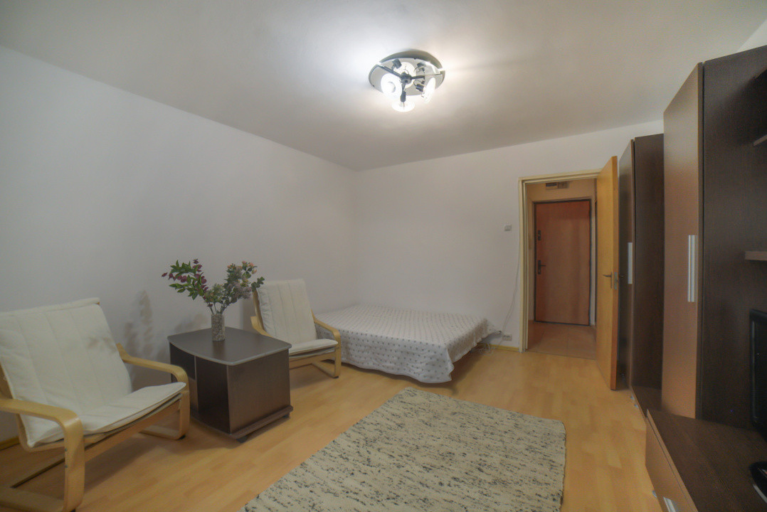 Garsoniera langa metrou Titan