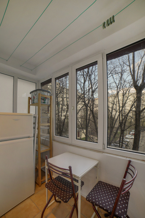 Garsoniera langa metrou Titan