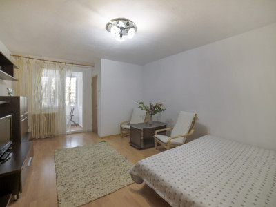 Garsoniera langa metrou Titan