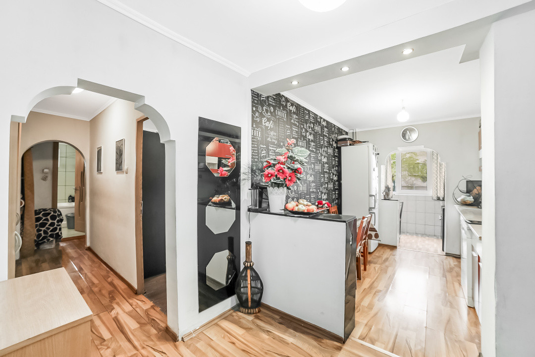 4 camere*Fizicienilor*Parter*Bloc 1986