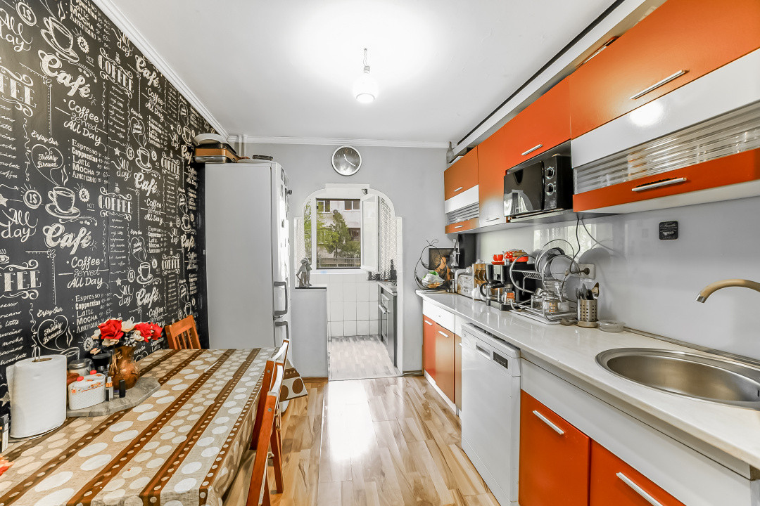 4 camere*Fizicienilor*Parter*Bloc 1986