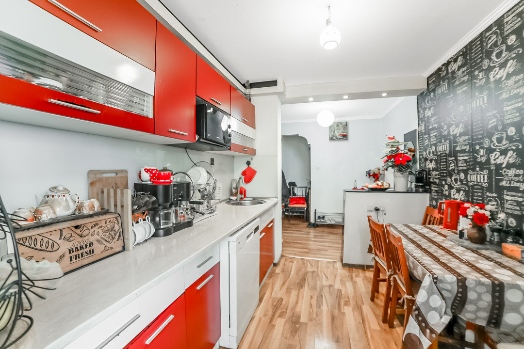 4 camere*Fizicienilor*Parter*Bloc 1986