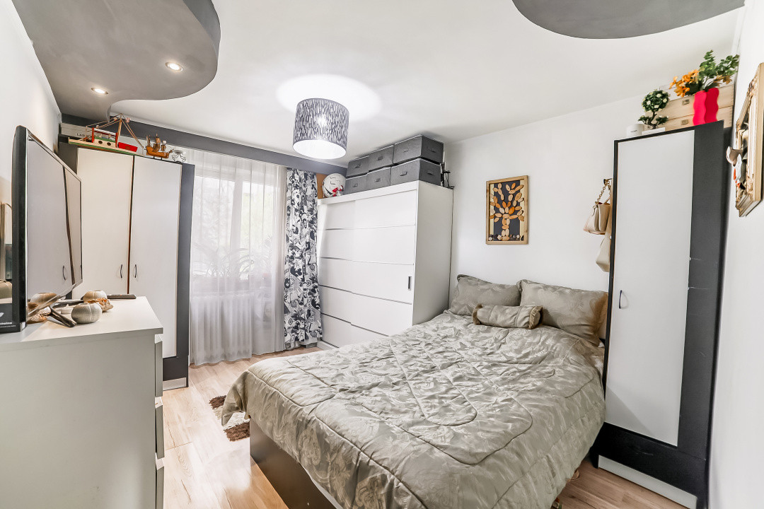 4 camere*Fizicienilor*Parter*Bloc 1986