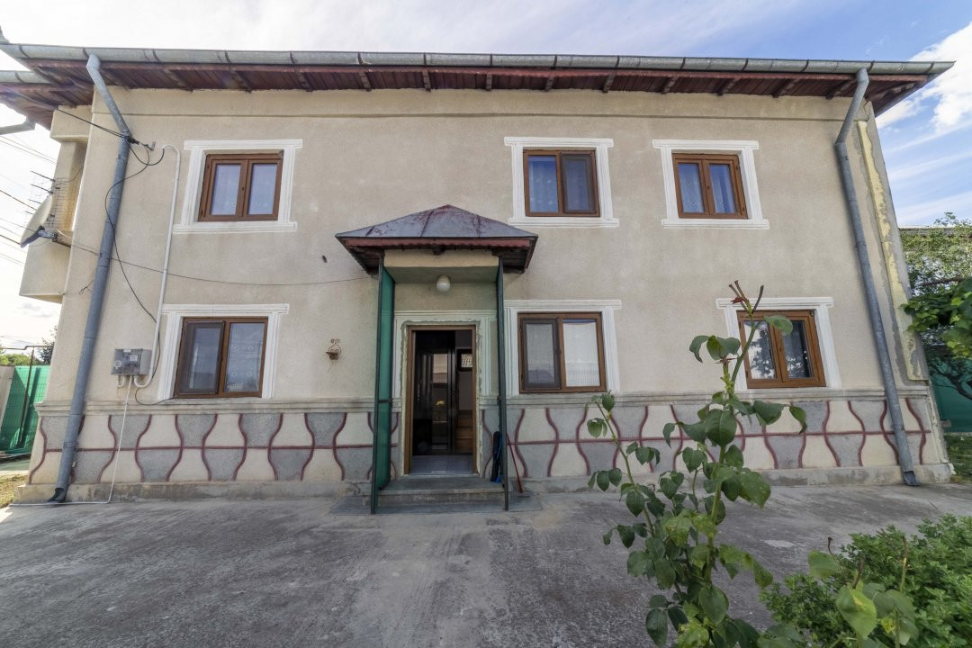 Tartasesti,str. Principala,5300 mp teren, P+1, casa 2010, deschidere 12 m