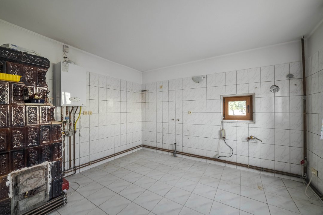 Tartasesti,str. Principala,5300 mp teren, P+1, casa 2010, deschidere 12 m